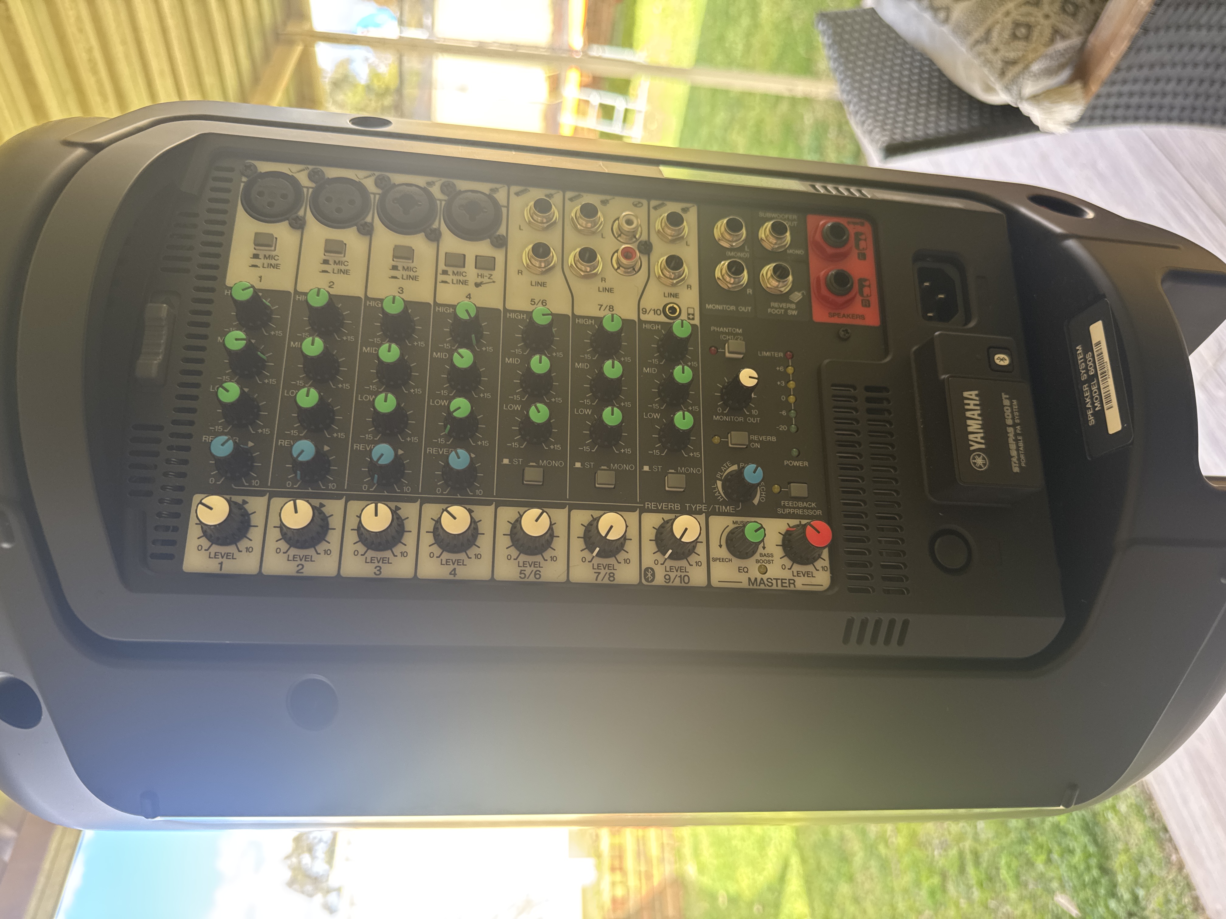 Yamaha STAGEPAS 600BT Portable PA System (680W, 10-channel powered mixer)